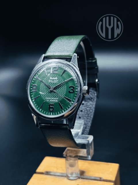 Rare Vintage HMT Pilot Green Dial Silver Figure Hand Winding {Hand winding} Men's Watch Movement 17 Jewels - Image 3