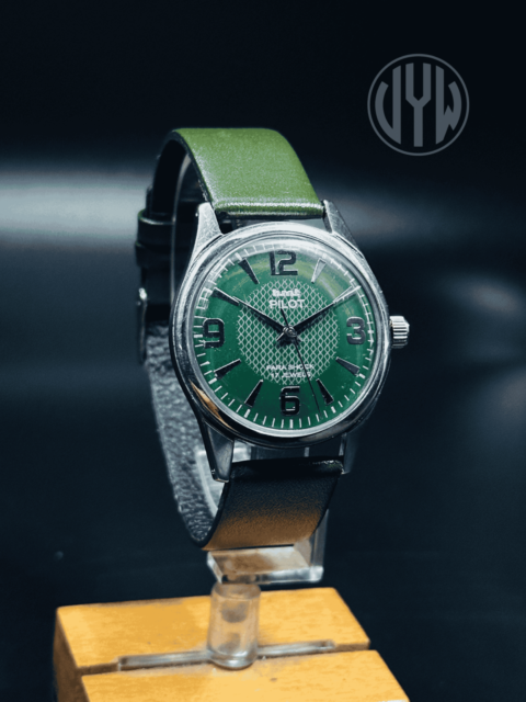 Rare Vintage HMT Pilot Green Dial Silver Figure Hand Winding {Hand winding} Men's Watch Movement 17 Jewels - Image 4