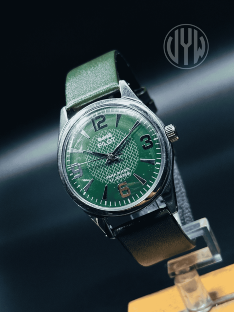 Rare Vintage HMT Pilot Green Dial Silver Figure Hand Winding {Hand winding} Men's Watch Movement 17 Jewels