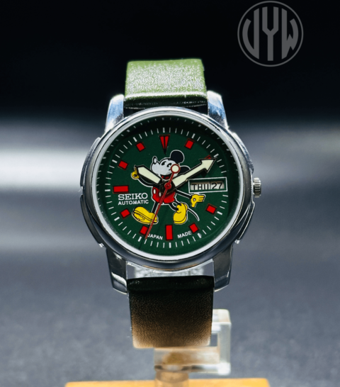 Vintage Seiko 5 Automatic Green dial silver Case Day/Date Caliber No.6309 Wrist Watch Japan Made